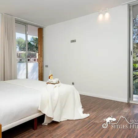 Villa Stunning Angeles With Private Pool And Ac Close To Sitges