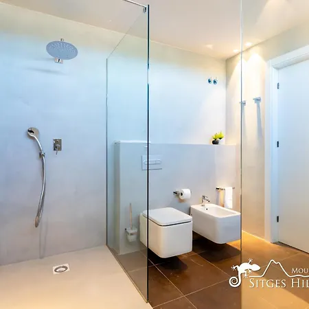 Stunning Angeles With Private Pool And Ac Close To Sitges *