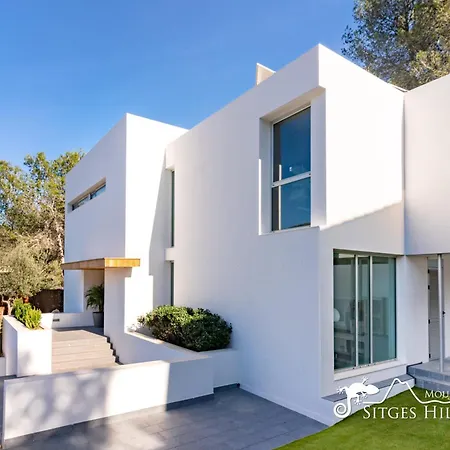 Stunning Angeles With Private Pool And Ac Close To Sitges *