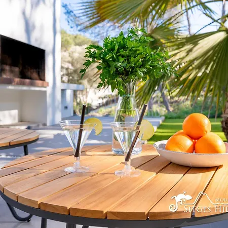 Stunning Angeles With Private Pool And Ac Close To Sitges *