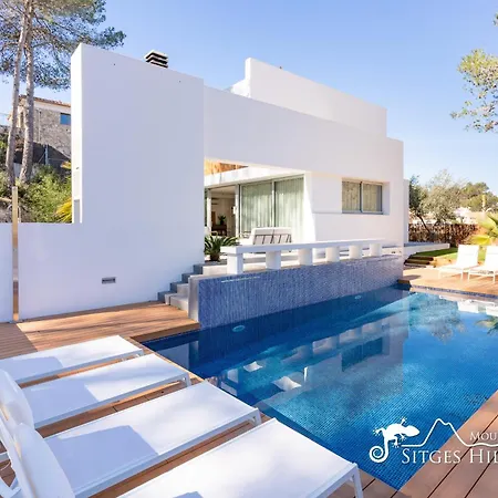 Stunning Angeles With Private Pool And Ac Close To Sitges *