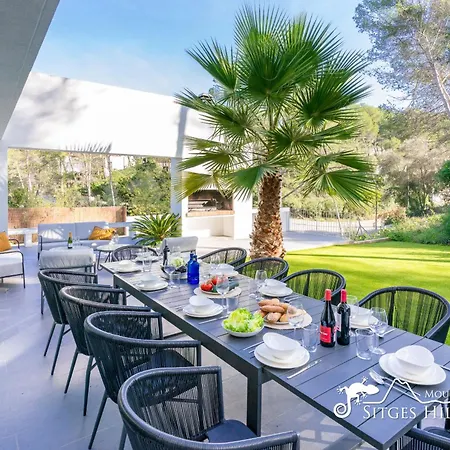 Stunning Angeles With Private Pool And Ac Close To Sitges Villa *