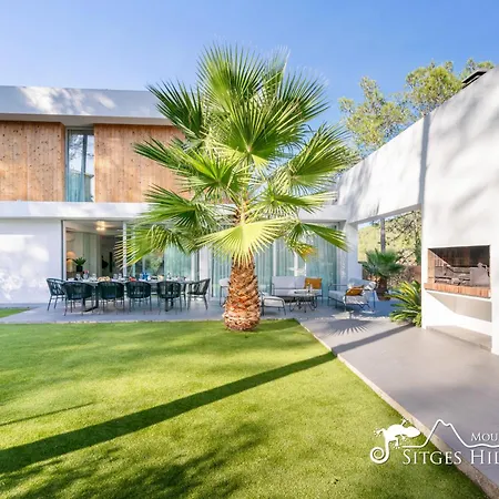 Stunning Angeles With Private Pool And Ac Close To Sitges Olivella