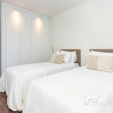 Stunning Angeles With Private Pool And Ac Close To Sitges